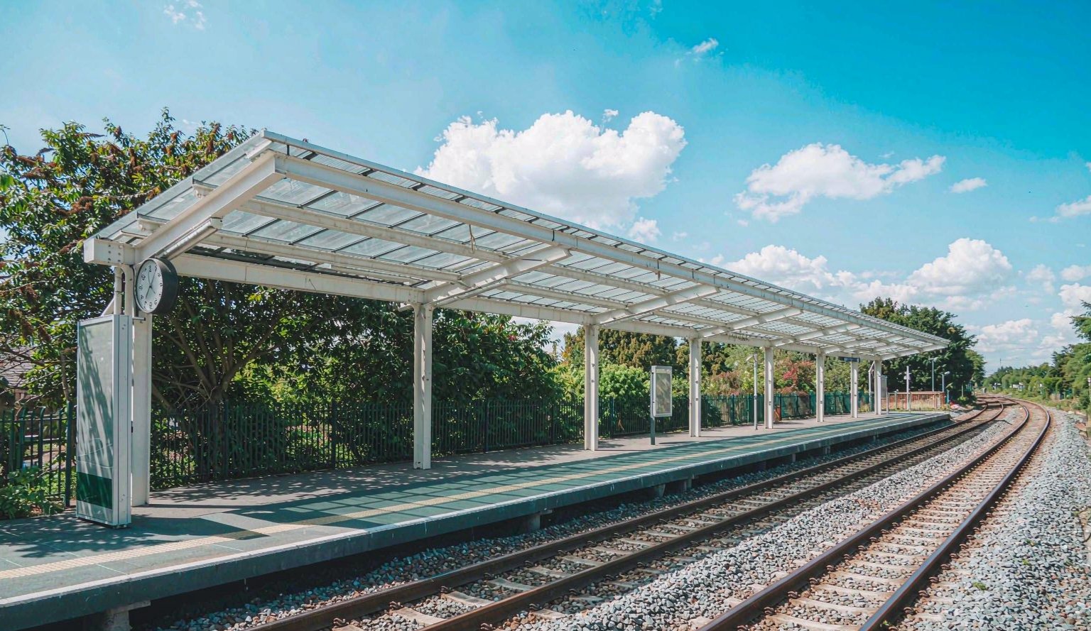 Rail connections nearby